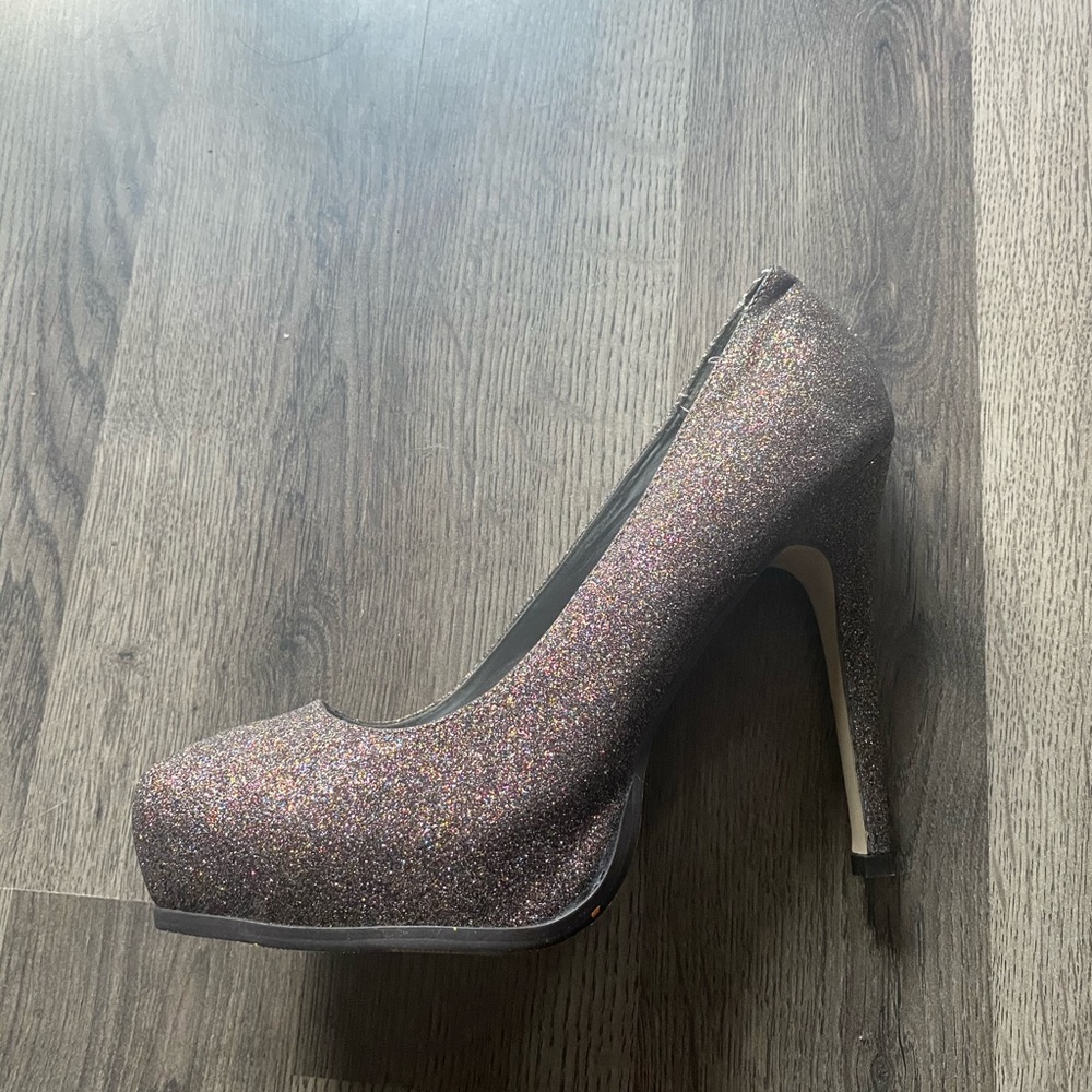 Madden Girl Size 9 4" Sparkly Platform Pump